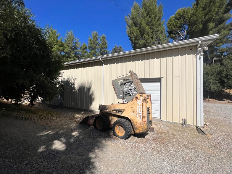 More Photos Of 16721 Placerita Canyon Rd, Santa Clarita Office For Lease