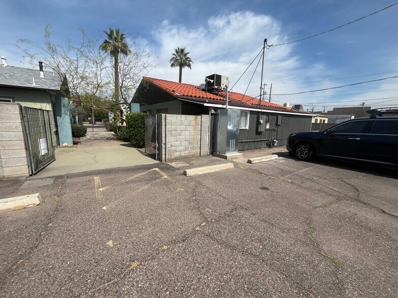 More Photos Of 219 E Lexington Ave, Phoenix Office Residential For Sale