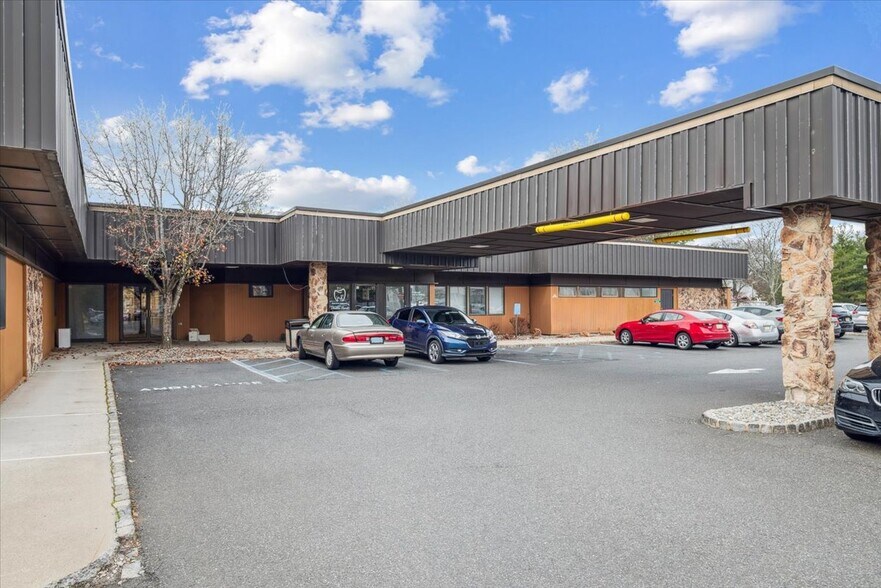 More Photos Of 215 Union Ave, Bridgewater Medical For Sale