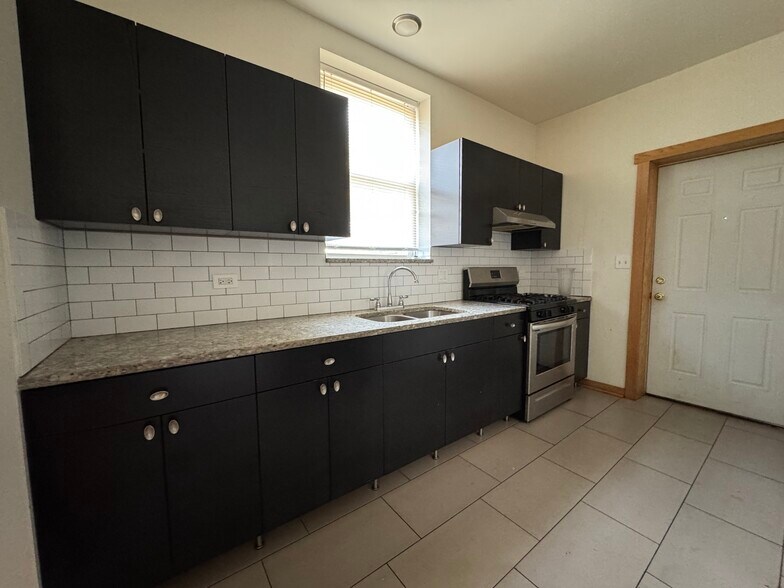 More Photos Of 2440 E 75th St, Chicago Apartments For Sale