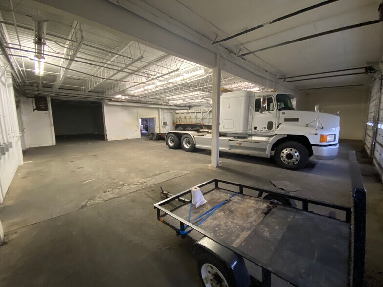 More Photos Of 11358 Main St, Clarence Warehouse For Lease