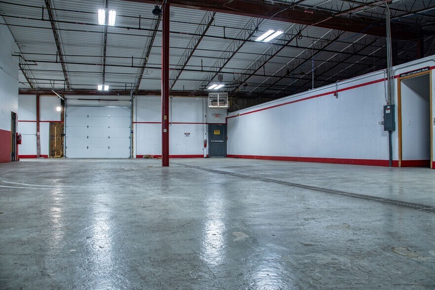 More Photos Of 825 Highway 151, Platteville Warehouse For Lease
