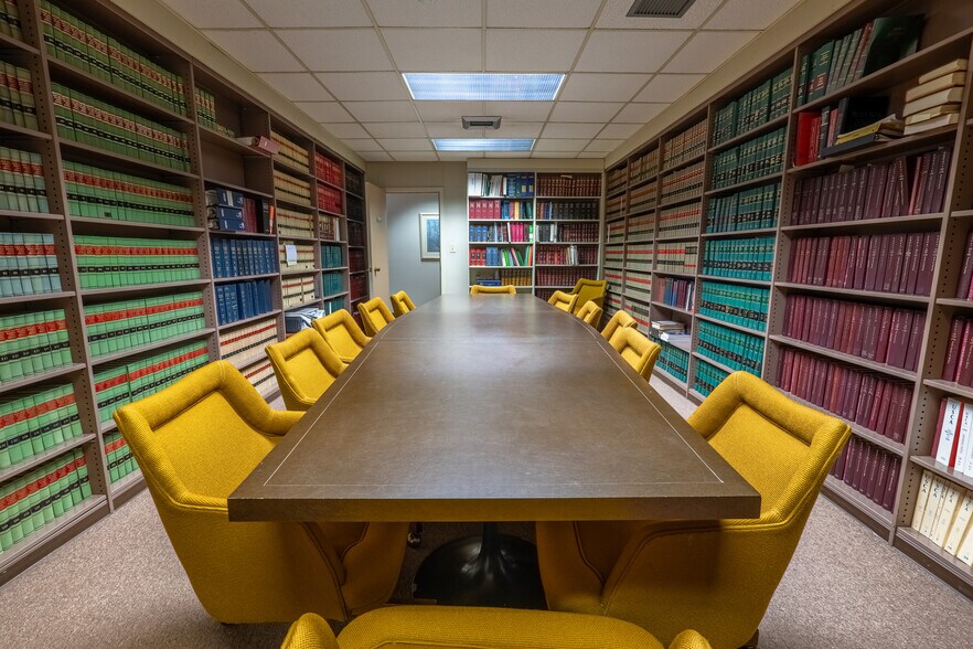 More Photos Of 202 8th St, Vineland Office For Sale