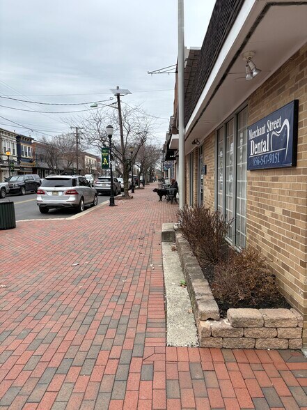 More Photos Of 124 W Merchant St, Audubon Medical For Sale