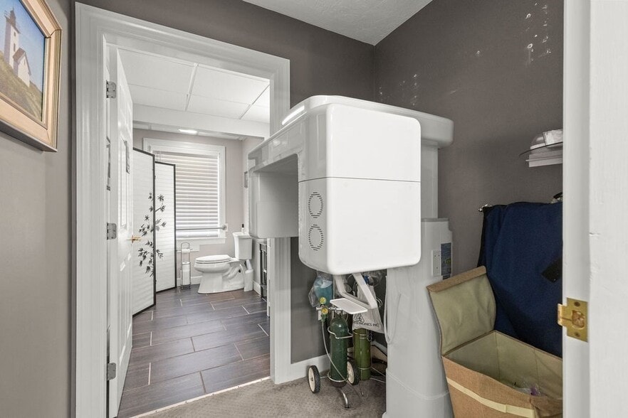 More Photos Of 258 Edgartown Vineyard Haven Rd, Edgartown Medical For Sale