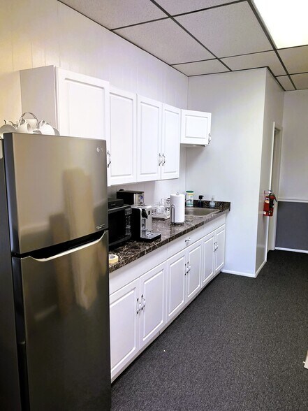 More Photos Of 4864-4872 Dempster St, Skokie Freestanding For Lease