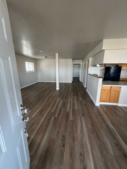 More Photos Of 1000 C St, Hawthorne Office Residential For Sale