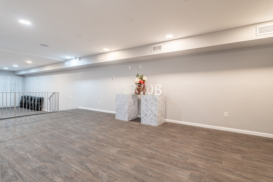 More Photos Of 282 Lyons Ave, Newark Storefront Retail Residential For Sale