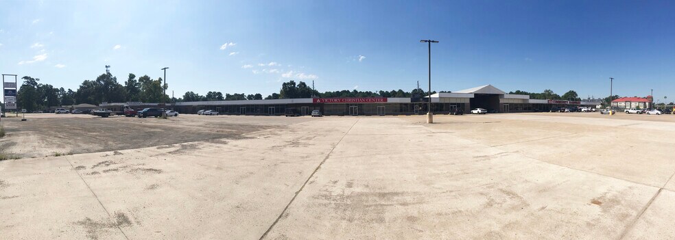 More Photos Of 22480-22606 Community Dr, New Caney Freestanding For Lease