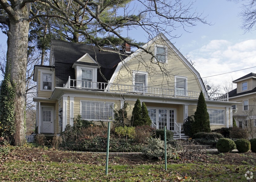 More Photos Of 1013-1015 Park Ave, Plainfield Apartments For Lease