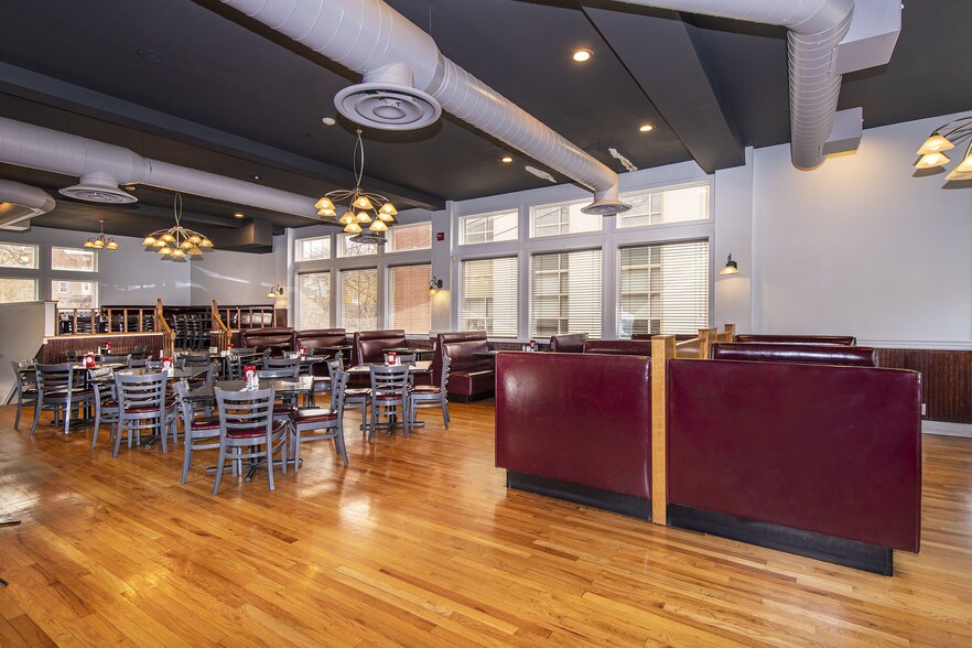 More Photos Of 32-34 Main St, Warwick Restaurant For Sale