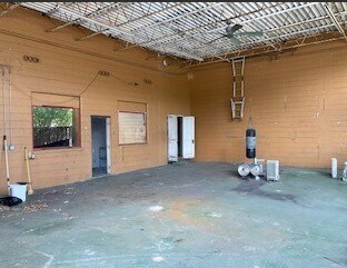 More Photos Of 1702 W Cass St, Tampa General Retail For Lease