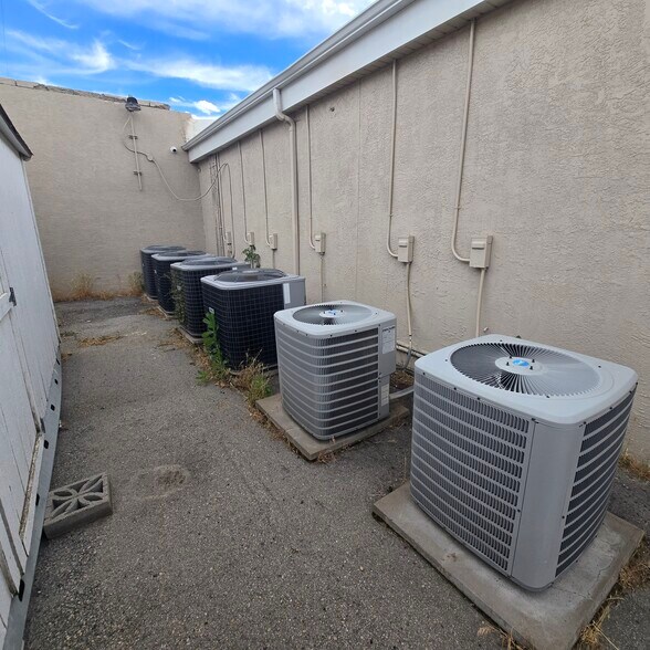 More Photos Of 3950 S Redwood Rd, Salt Lake City Freestanding For Sale
