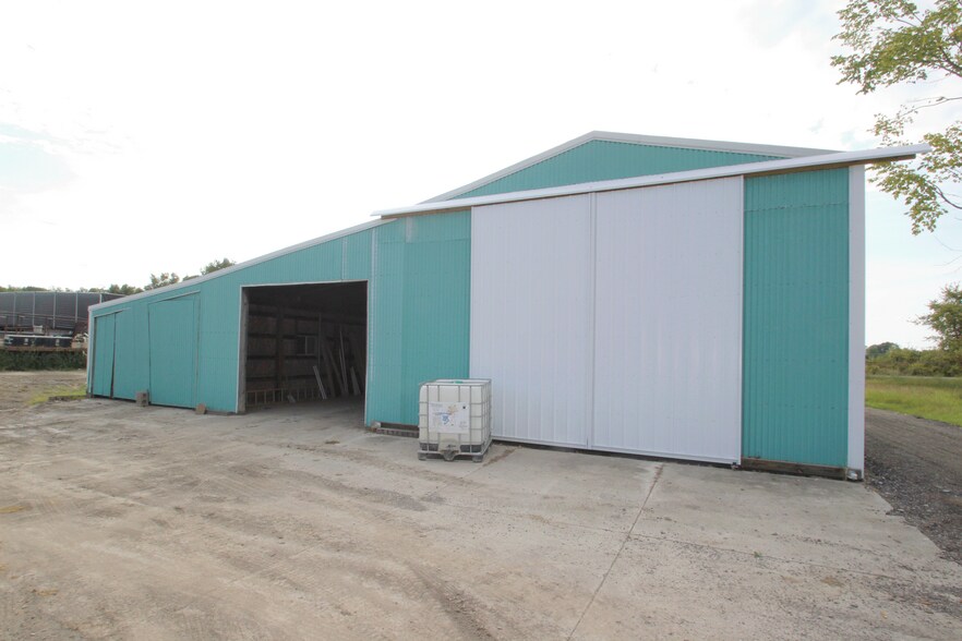More Photos Of 5960 Center Rd, Valley City Truck Terminal For Sale