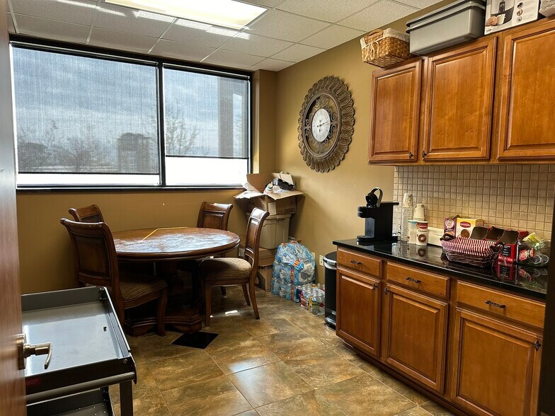 More Photos Of 4750 Sherwood Common Blvd, Baton Rouge Office For Lease