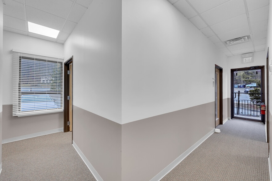 More Photos Of 230 US Highway 206, Flanders Medical For Lease