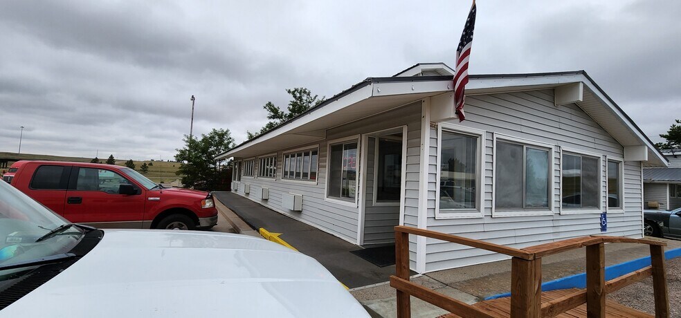 More Photos Of 1704 S Highway 71, Kimball Hotel For Sale