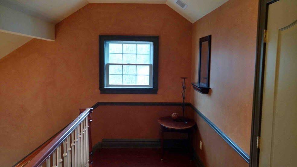 More Photos Of 104 Smith Ave, Mount Kisco Office For Lease