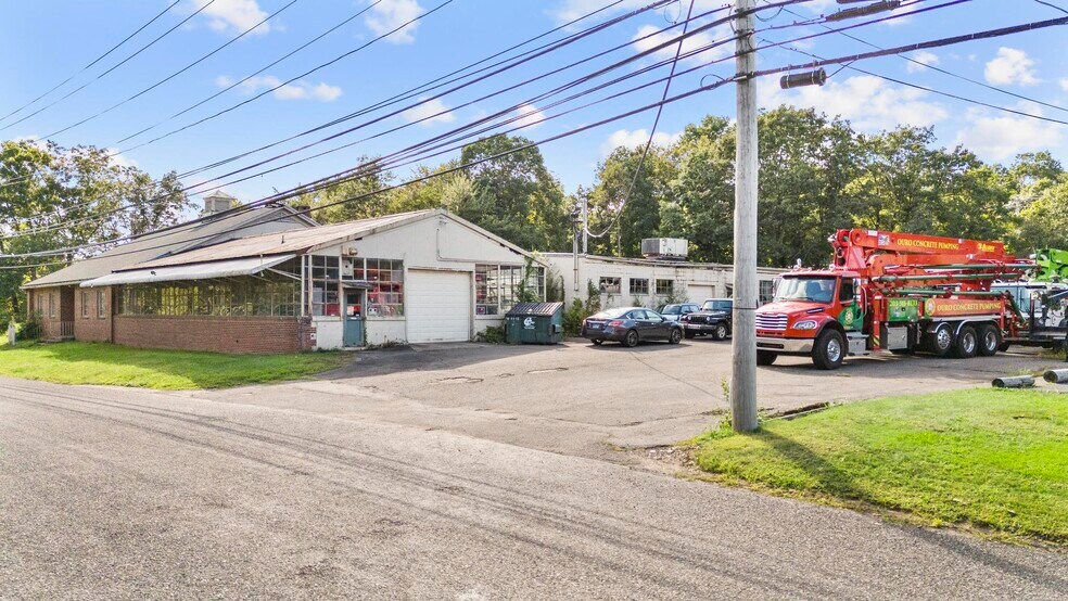 More Photos Of 435 Bridgeport Ave, Shelton Warehouse For Sale