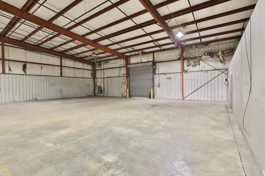 More Photos Of 12130 Highway 3, Webster Unknown For Lease