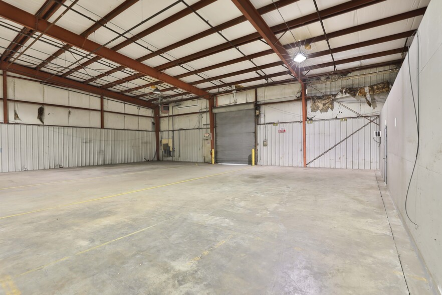 More Photos Of 12130 Highway 3, Webster Unknown For Lease