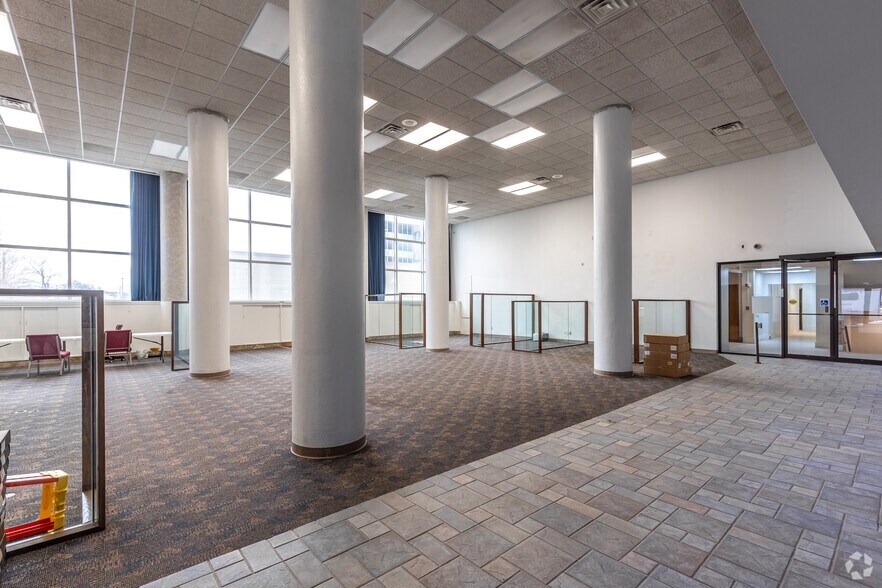 More Photos Of 401 W Texas Ave, Midland Office For Sale