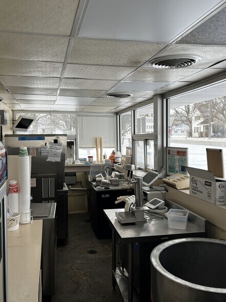 More Photos Of 421 W River St, Antwerp General Retail For Sale