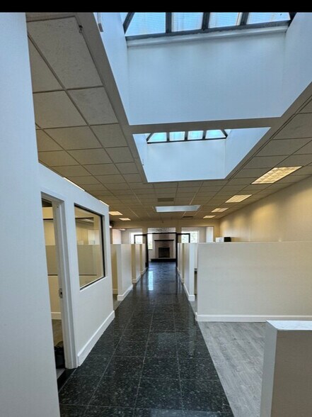 More Photos Of 3 Whale Sq, Brooklyn Warehouse For Lease