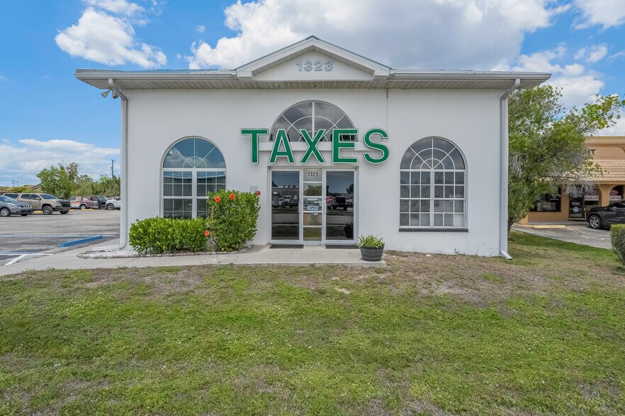 Primary Photo Of 1323 Viscaya Pky, Cape Coral Medical For Sale