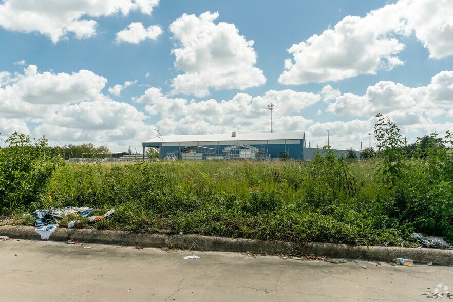More Photos Of 9690 Almeda Genoa Rd, Houston Land For Lease