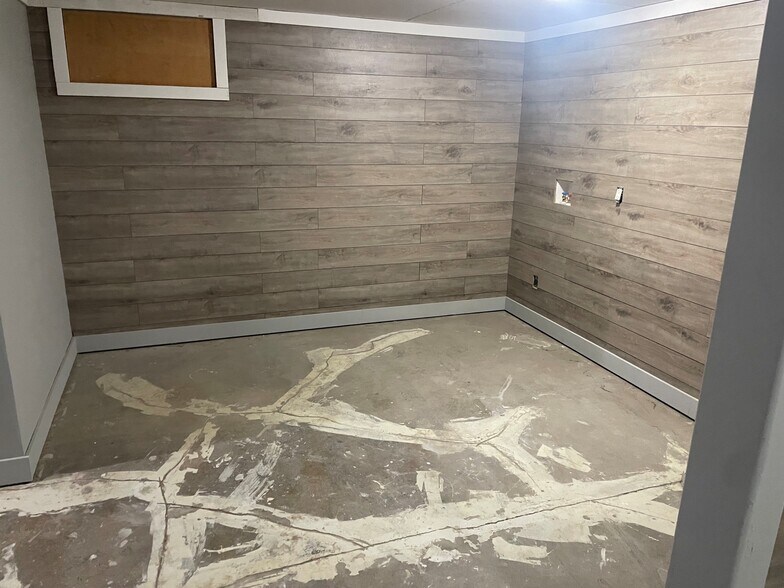 More Photos Of 330 Main Ave E, Soap Lake Freestanding For Lease
