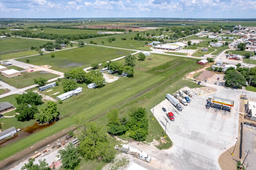 More Photos Of 107.5 4th, Lindsay Land For Sale