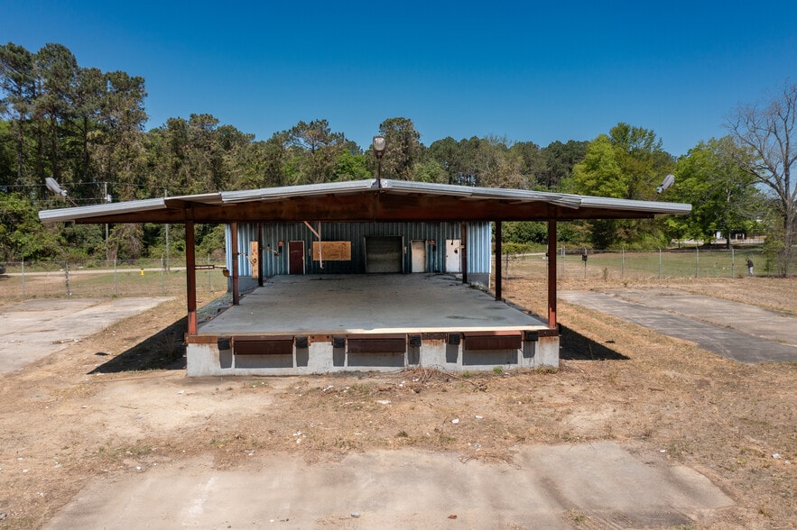 More Photos Of 519 Springfield Rd, Fayetteville Truck Terminal For Sale