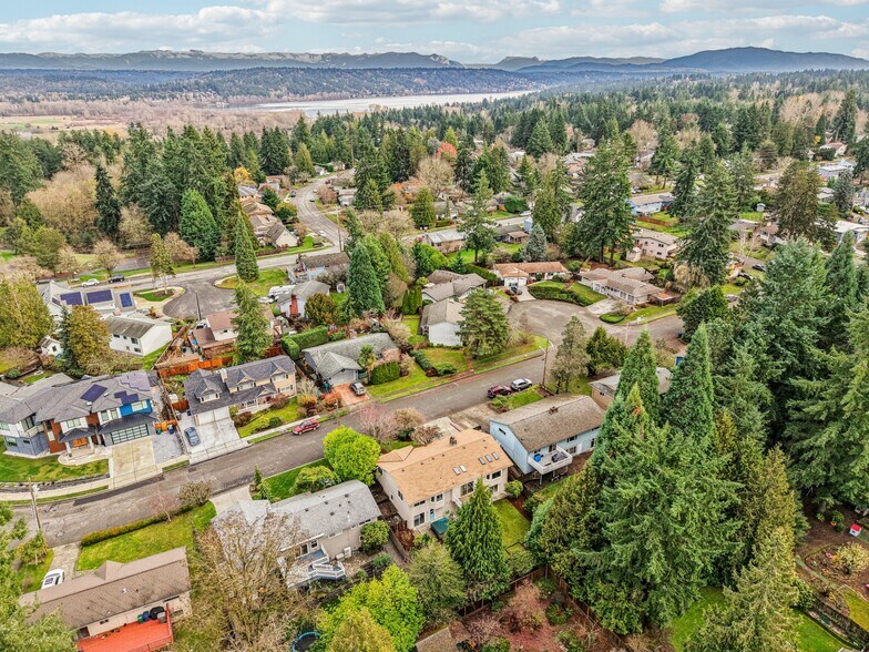 More Photos Of 5733 155th Ave NE, Redmond Apartments For Sale