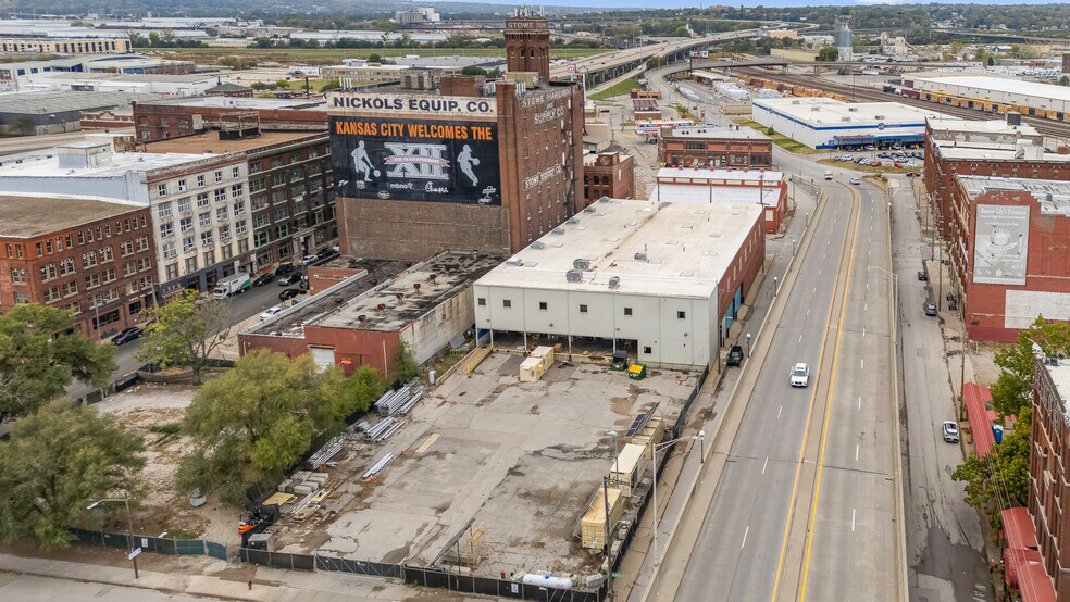 Primary Photo Of 1315 W 12th St, Kansas City Warehouse For Sale