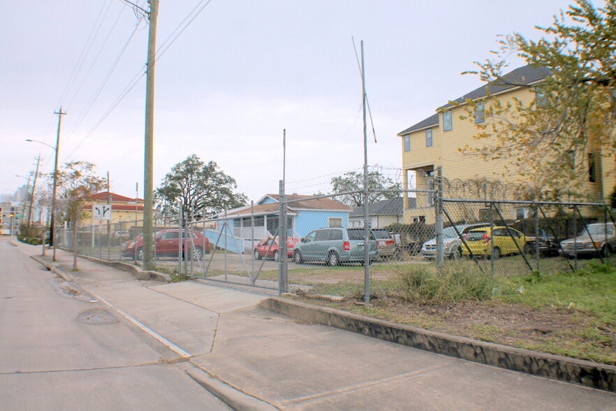 More Photos Of 3825 Harrisburg blvd, Houston Land For Sale