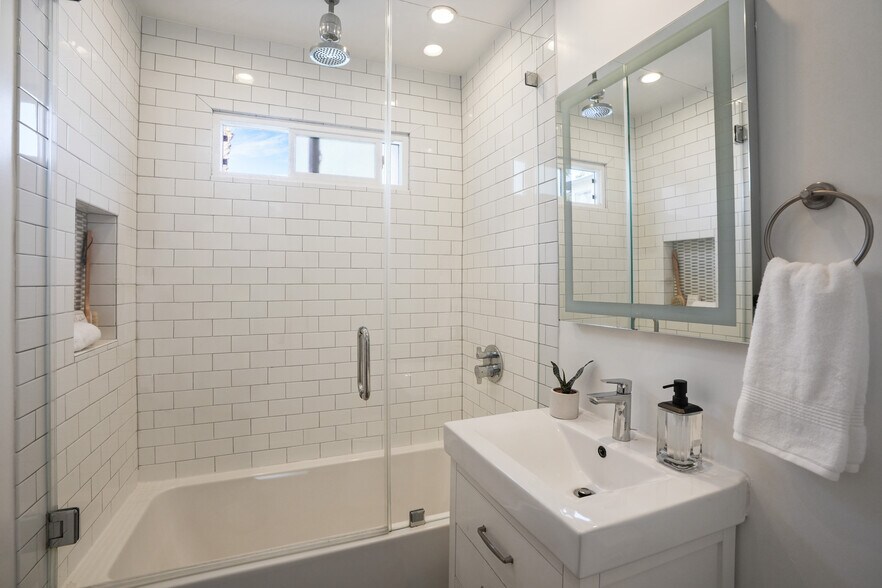 More Photos Of 5438-5440 Colfax Ave, Valley Village Apartments For Sale