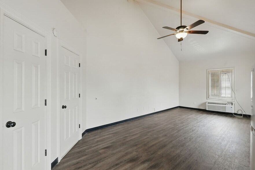 More Photos Of 4325 Casino Center Dr, Robinsonville Apartments For Sale