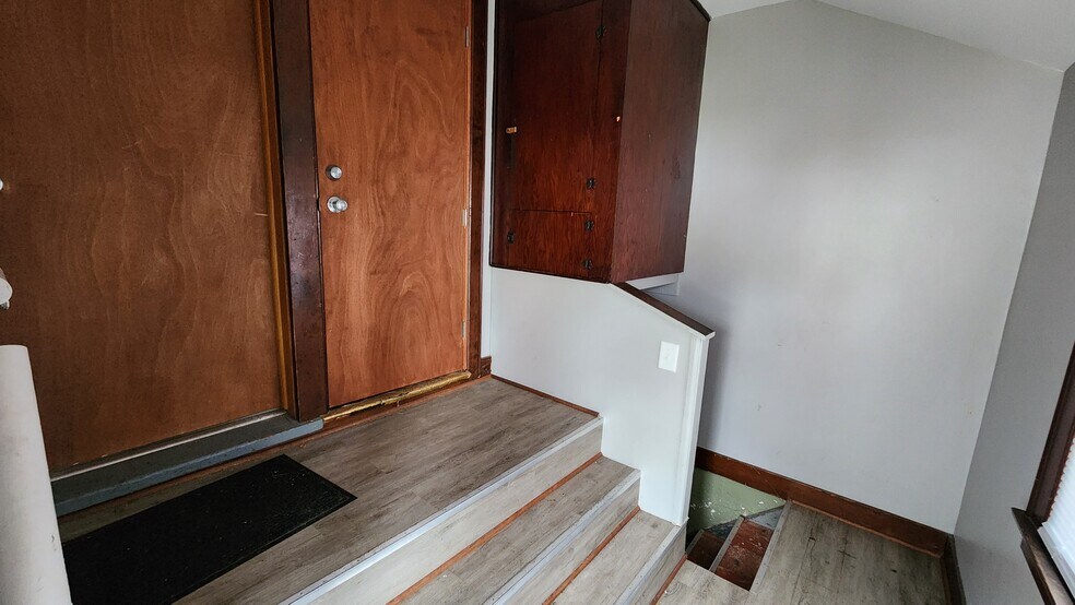 More Photos Of 1110 W Oakland Ave, Austin Apartments For Sale