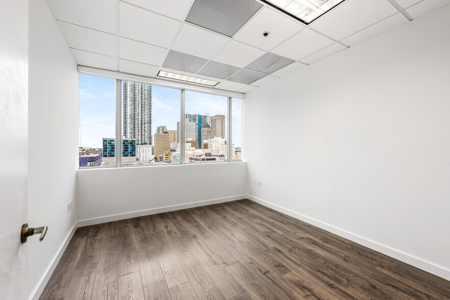 More Photos Of 150 SE 2nd Ave, Miami Office For Lease