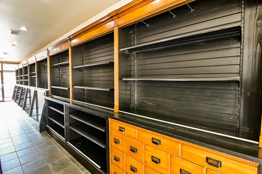 More Photos Of 4104 Tate St, Covington Office For Lease