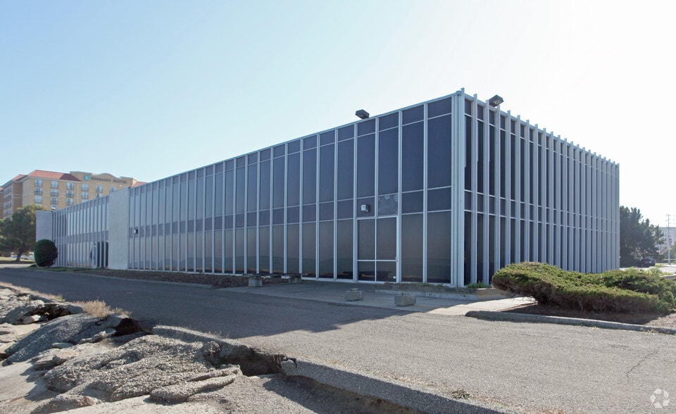 Primary Photo Of 828 Airport Blvd, Burlingame Research And Development For Lease