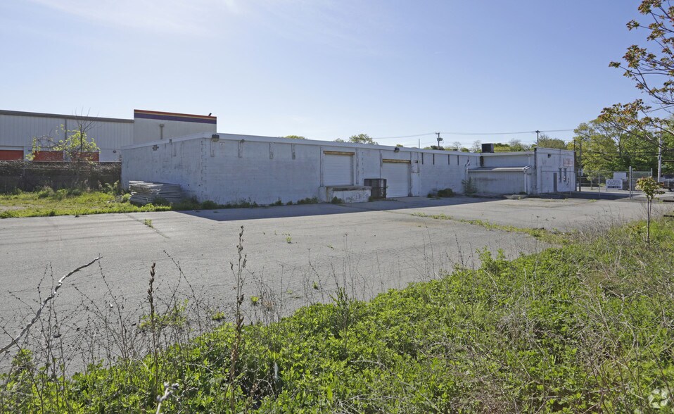 More Photos Of 359 Portion Rd, Lake Ronkonkoma Land For Lease
