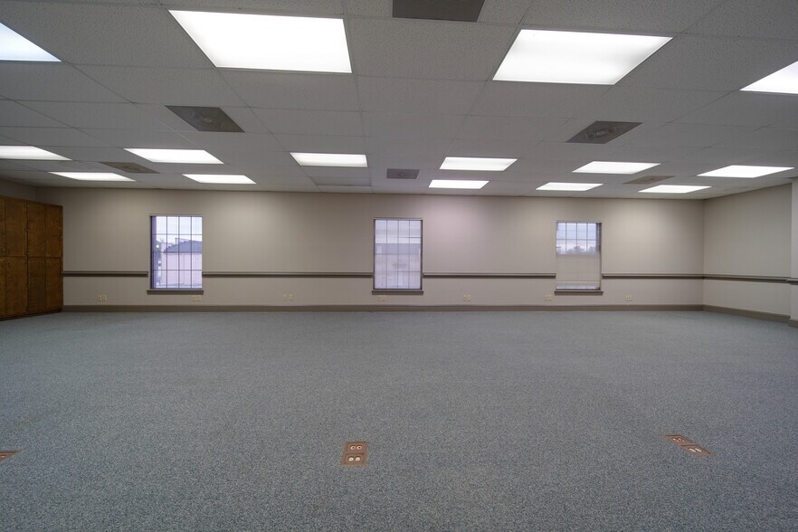 More Photos Of 322 S Main St, Lancaster Medical For Sale