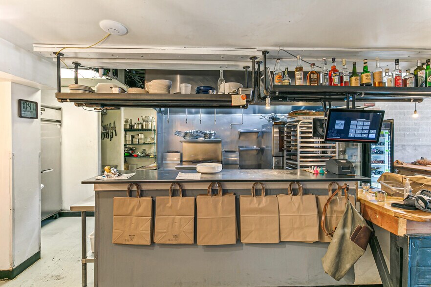 More Photos Of 3264 Larimer St, Denver Restaurant For Sale