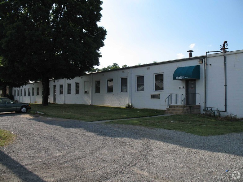 More Photos Of 3125 Salem Tpke NW, Roanoke Warehouse For Lease