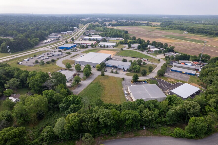 More Photos Of 176 Commerce Center Cir, Jackson Flex For Lease