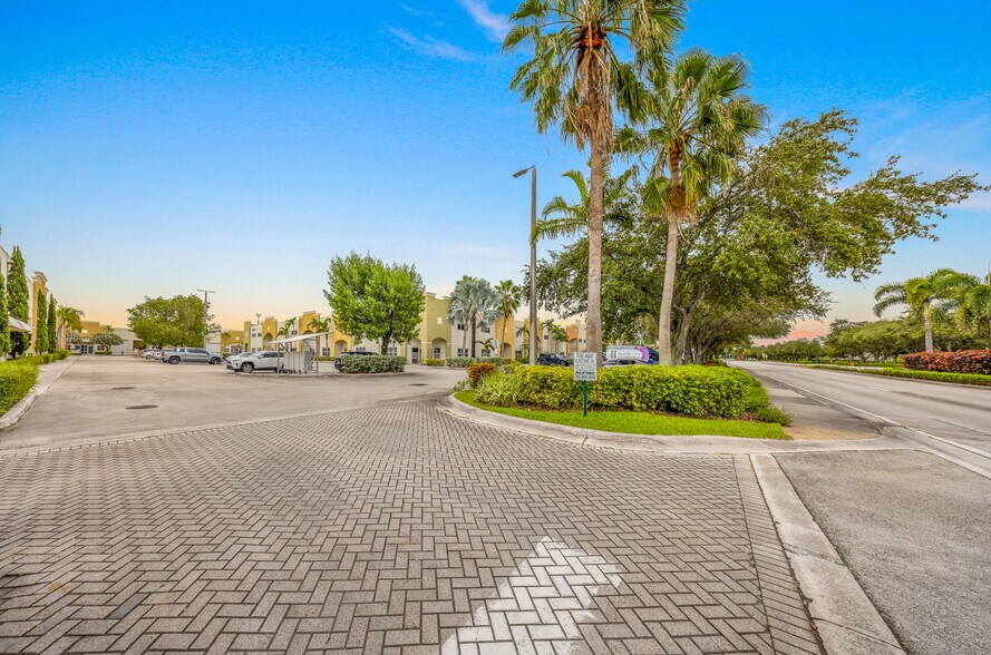 More Photos Of 2051 NW 112th Ave, Doral Showroom For Sale