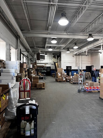 More Photos Of 2011 St Clair Ave NE, Cleveland Auto Repair For Sale