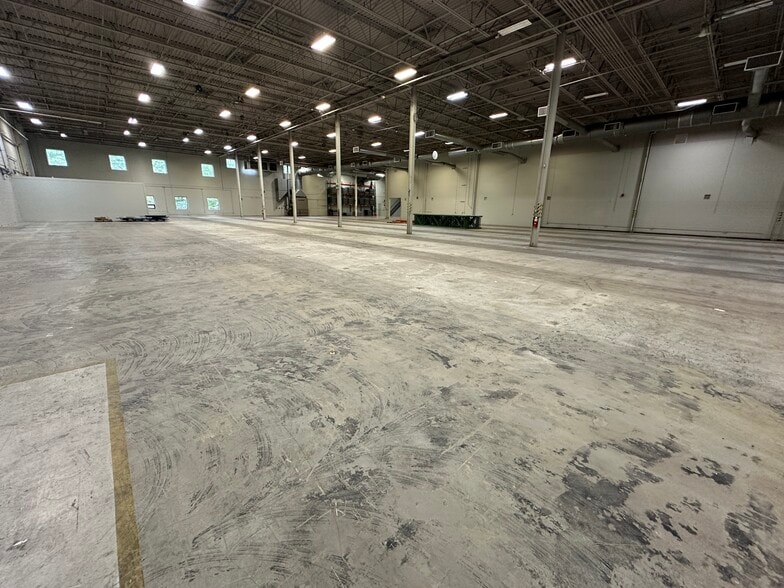 More Photos Of 15 Hudson Park Dr, Hudson Manufacturing For Lease